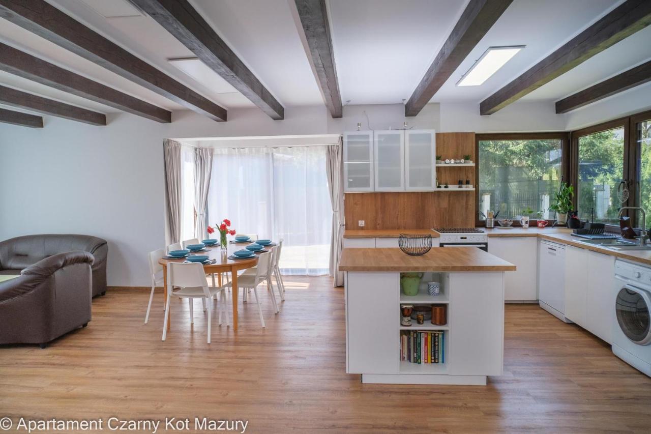 Czarny Kot Mazury Dom Caloroczny Villa Malkinie Exteriör bild