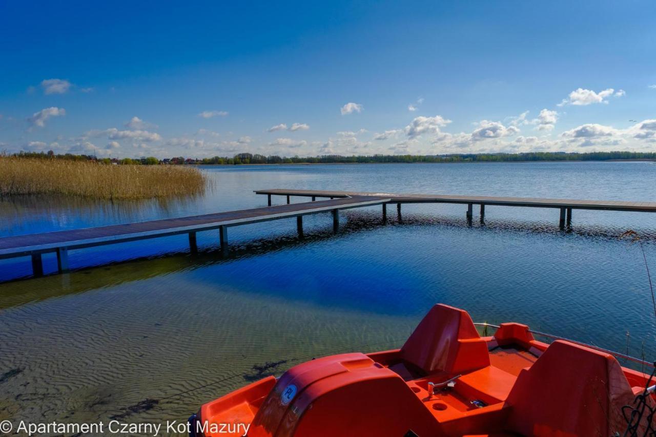Czarny Kot Mazury Dom Caloroczny Villa Malkinie Exteriör bild