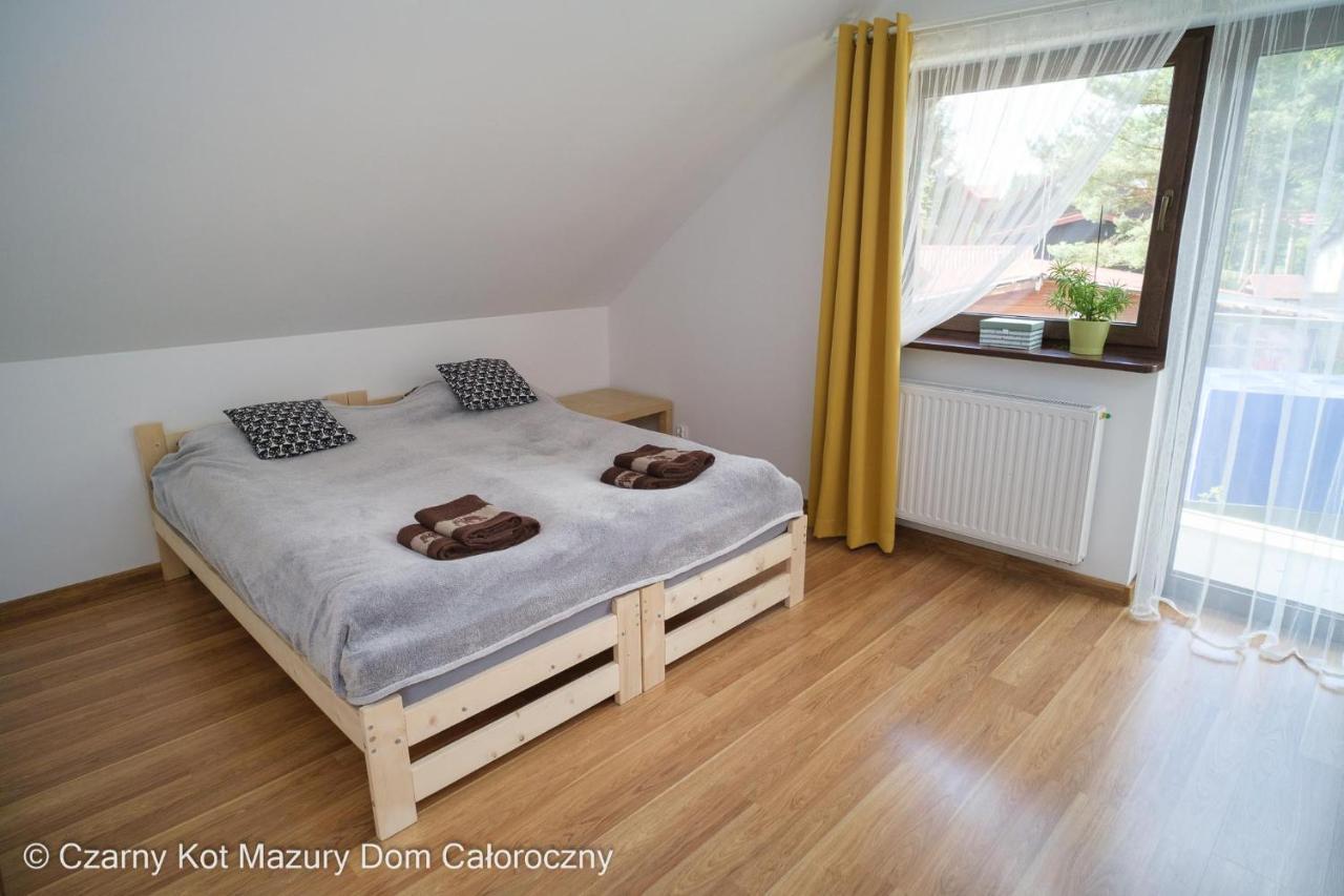 Czarny Kot Mazury Dom Caloroczny Villa Malkinie Exteriör bild