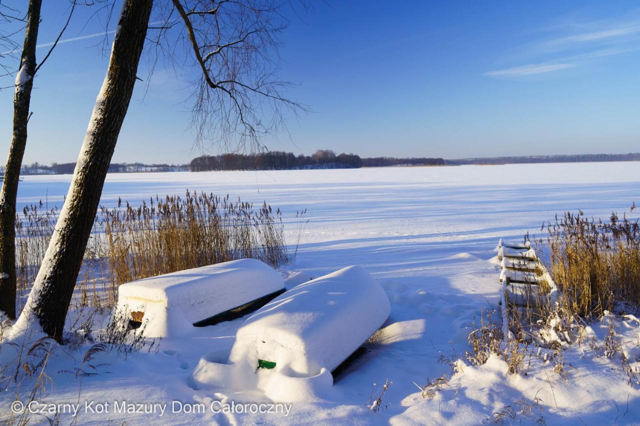 Czarny Kot Mazury Dom Caloroczny Villa Malkinie Exteriör bild