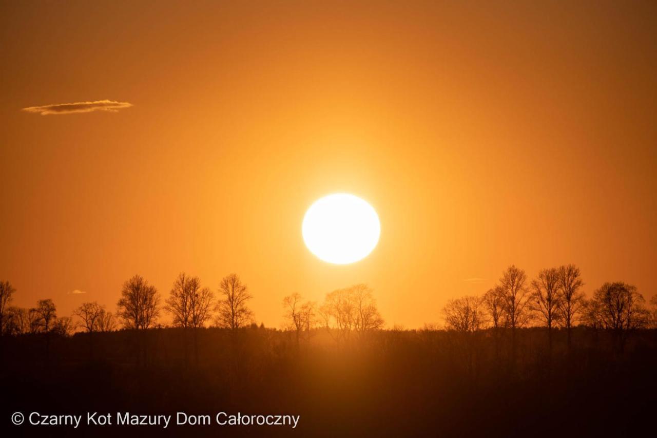 Czarny Kot Mazury Dom Caloroczny Villa Malkinie Exteriör bild