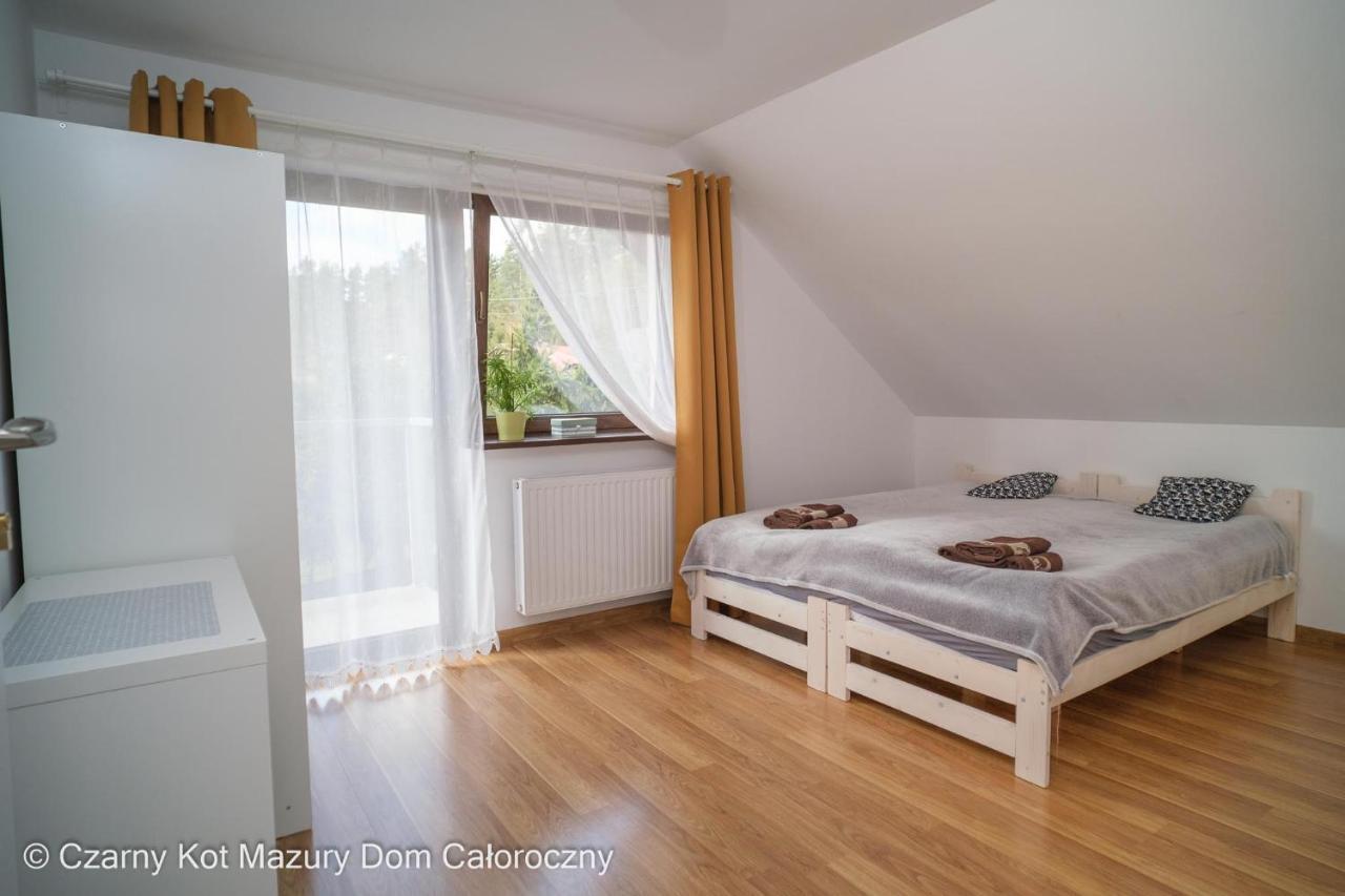 Czarny Kot Mazury Dom Caloroczny Villa Malkinie Exteriör bild