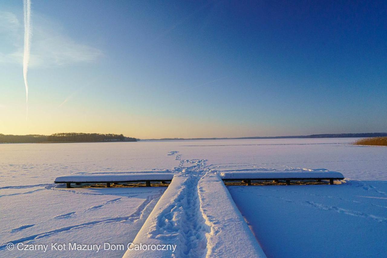 Czarny Kot Mazury Dom Caloroczny Villa Malkinie Exteriör bild