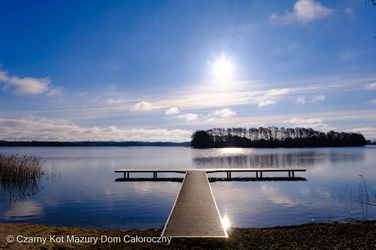 Czarny Kot Mazury Dom Caloroczny Villa Malkinie Exteriör bild