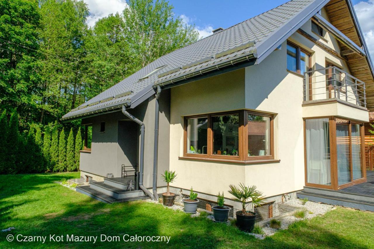 Czarny Kot Mazury Dom Caloroczny Villa Malkinie Exteriör bild