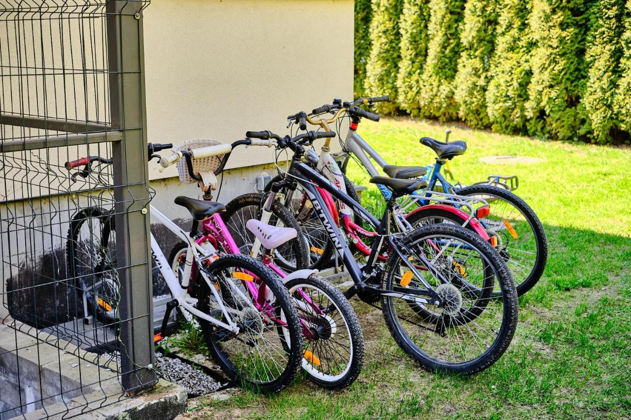 Czarny Kot Mazury Dom Caloroczny Villa Malkinie Exteriör bild